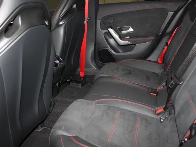 Mercedes-Benz CLA 35 AMG