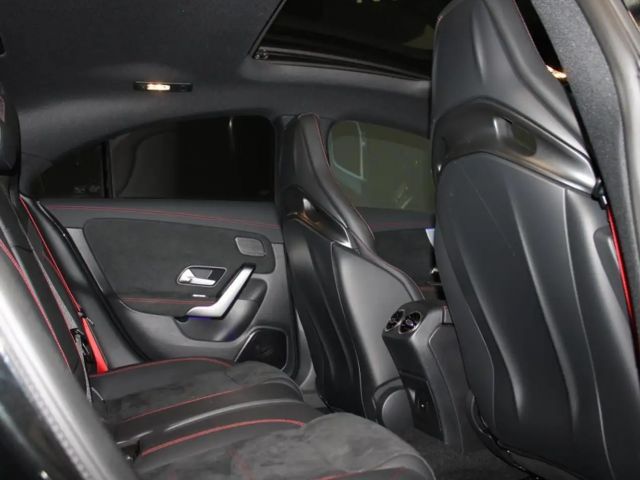 Mercedes-Benz CLA 35 AMG