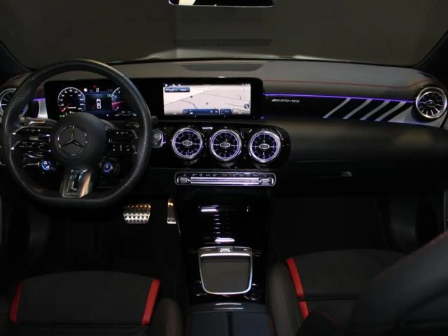 Mercedes-Benz CLA 35 AMG
