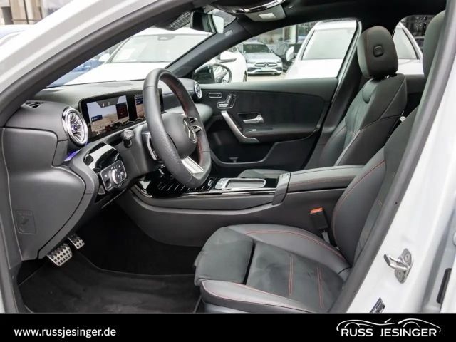Mercedes-Benz A 220