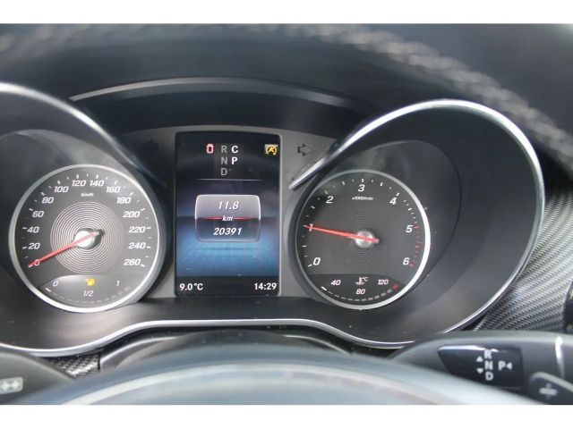 Mercedes-Benz V 220