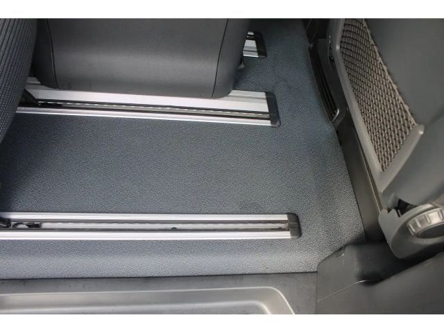 Mercedes-Benz V 220