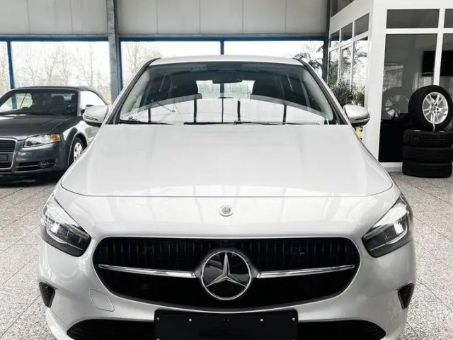 Mercedes-Benz B 180 DCT Hybrid 7G Rückfahrkamera 2023 Benzine