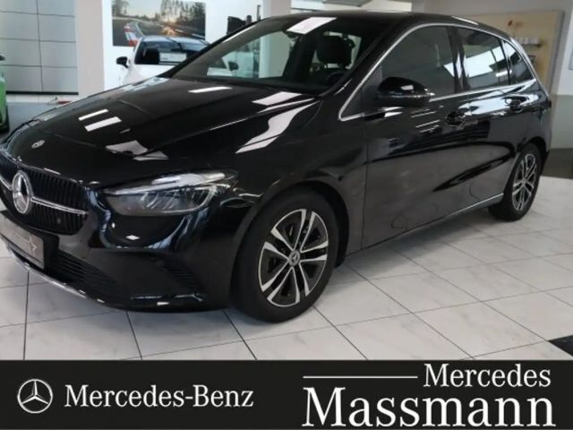 Mercedes-Benz B 200 2023 Benzine