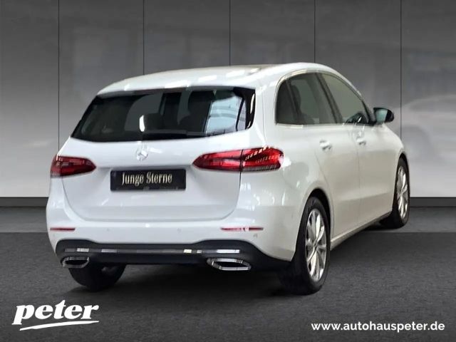 Mercedes-Benz B 220