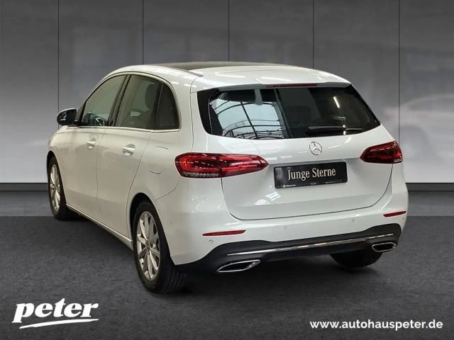 Mercedes-Benz B 220