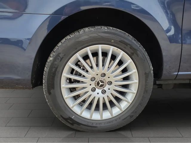 Mercedes-Benz V 220