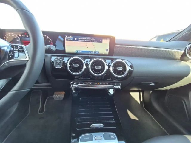 Mercedes-Benz A 220