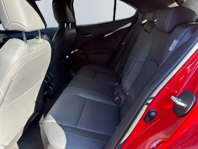 Lexus UX 250h