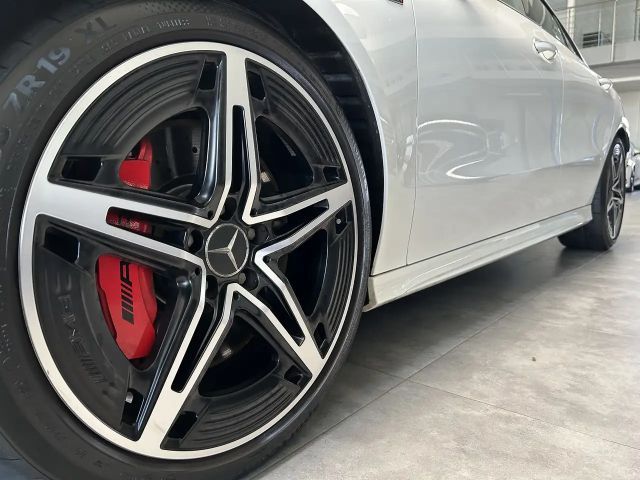 Mercedes-Benz CLA 45 AMG