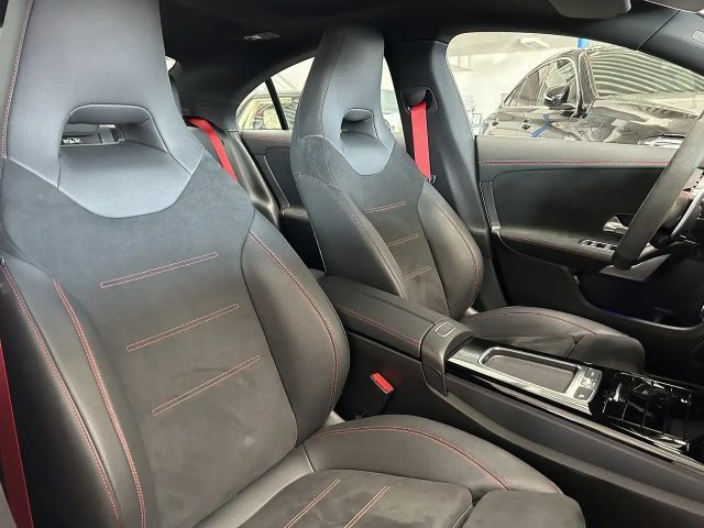 Mercedes-Benz CLA 45 AMG