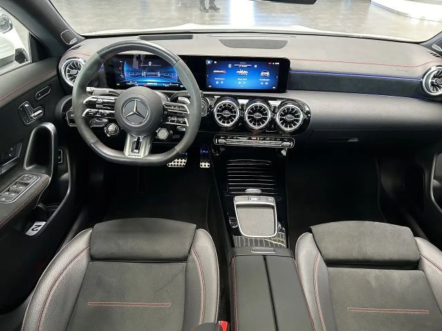 Mercedes-Benz CLA 45 AMG