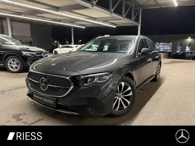 Mercedes-Benz E 220 d T Avantgarde Navi LED Distr WPaket AHK Kamera 2023 Diesel