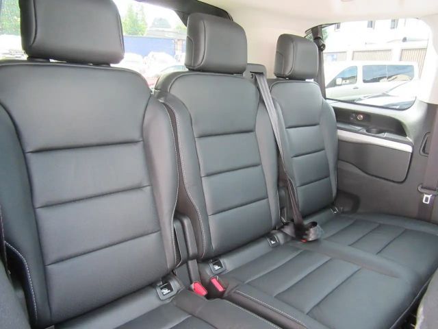 Peugeot Traveller