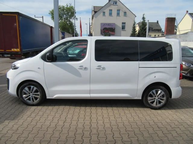 Peugeot Traveller