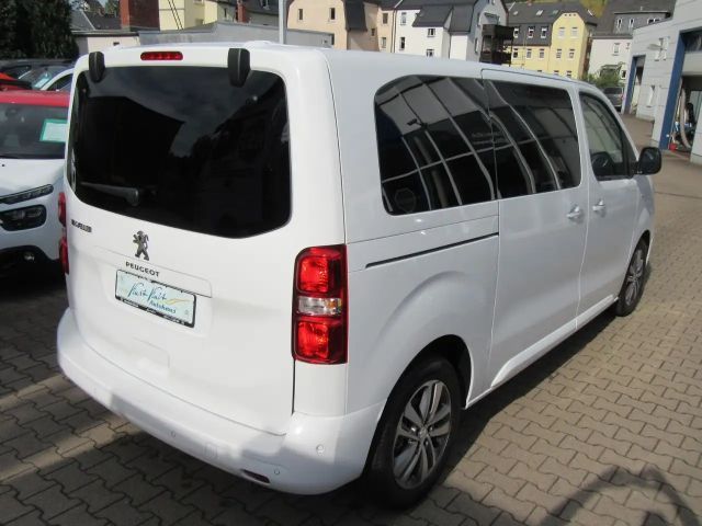 Peugeot Traveller