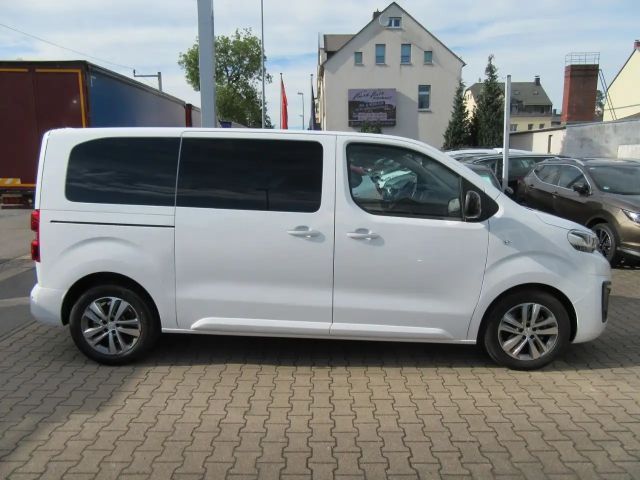 Peugeot Traveller