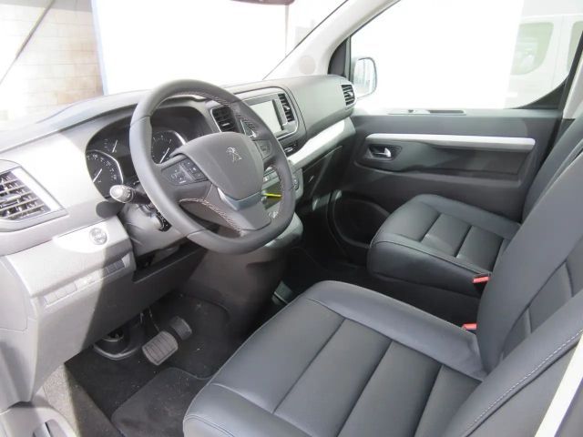 Peugeot Traveller