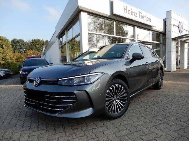 Volkswagen Passat Variant 1.5 eHybrid DSG Elegance 2024 Hybride / Benzine