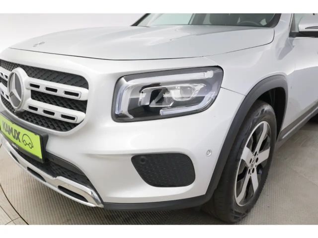 Mercedes-Benz GLB 220