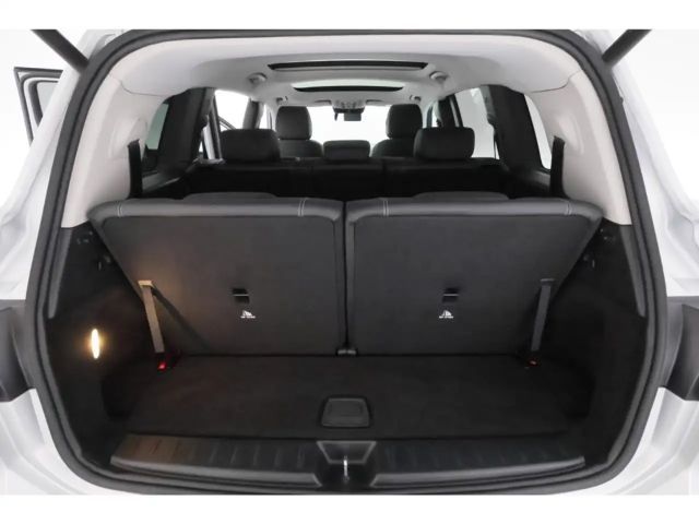 Mercedes-Benz GLB 220
