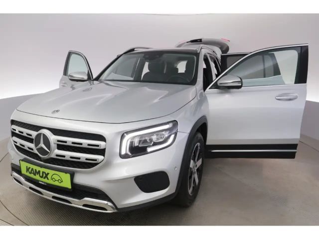 Mercedes-Benz GLB 220