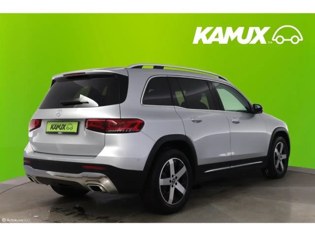 Mercedes-Benz GLB 220