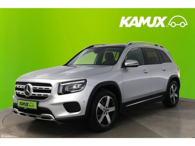 Mercedes-Benz GLB 220