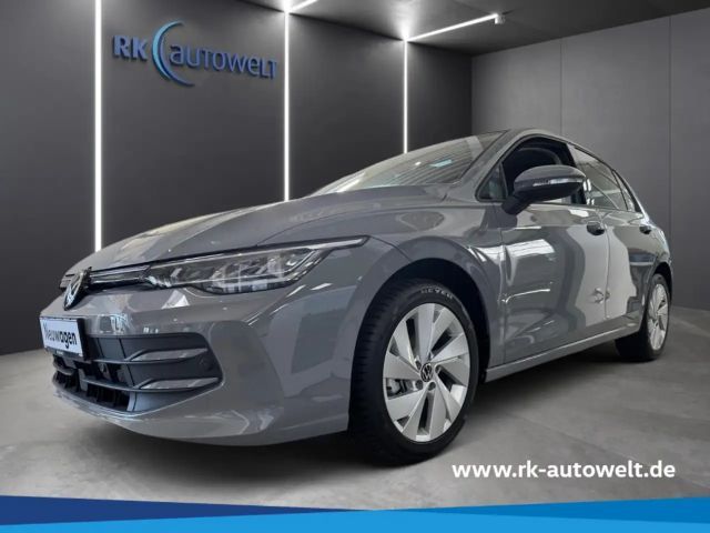 Volkswagen Golf VIII Life Facelift 1.5 TSI LED Navi Panorama 2024 Benzine