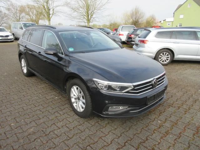 Volkswagen Passat Variant Business 2.0 TDI DSG NAVI IQ LIGHT KAMERA ALU ASSI 2022 Diesel