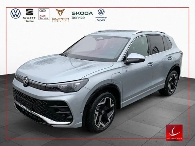Volkswagen Tiguan eHYBRID R-LINE AHK AREA VIEW NAVI DCC TRAVEL ASSI 2025 Benzine