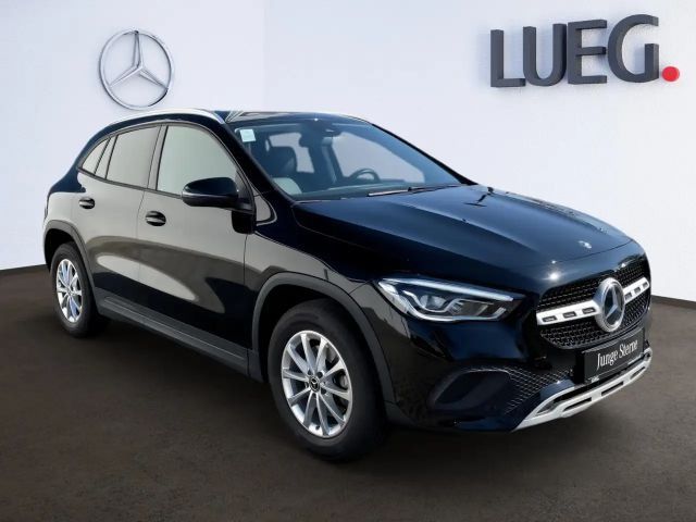 Mercedes-Benz GLA 180