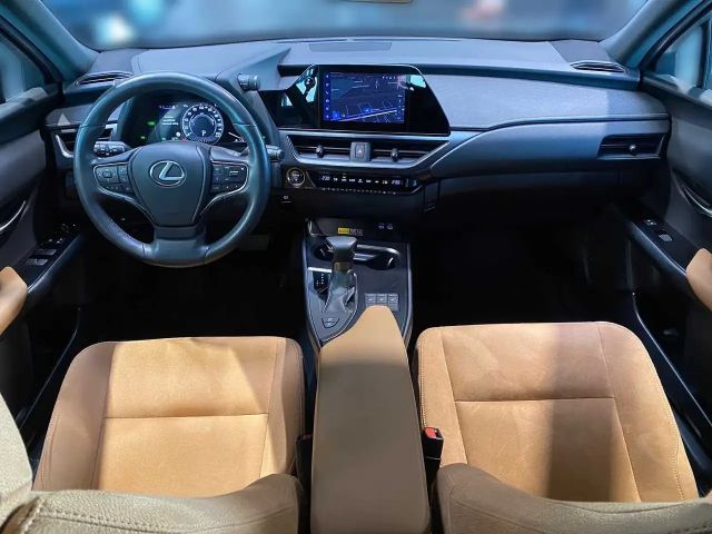 Lexus UX 250h