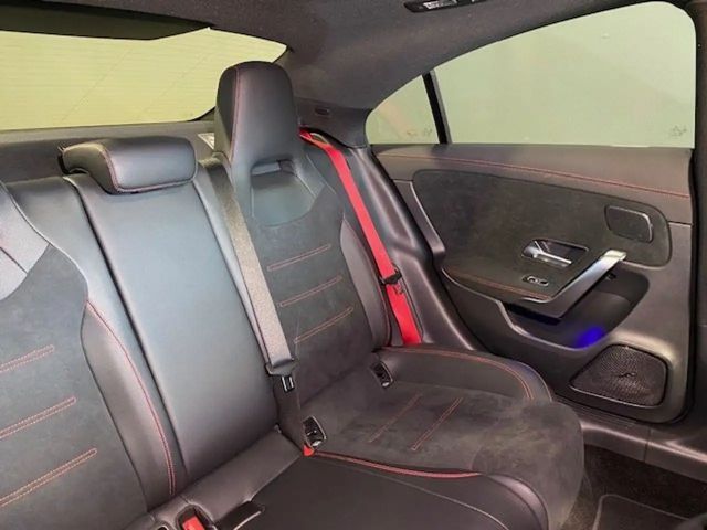 Mercedes-Benz CLA 45 AMG