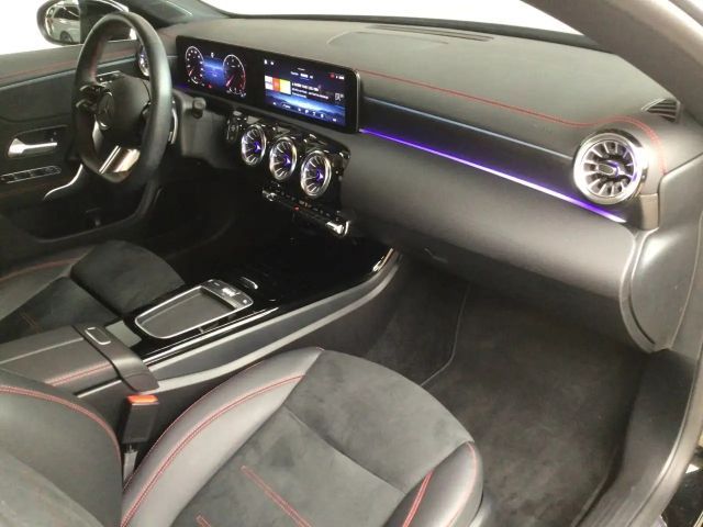 Mercedes-Benz CLA 220