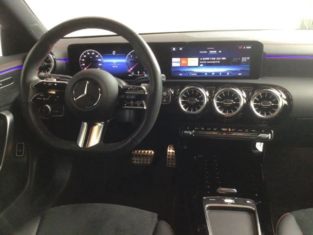 Mercedes-Benz CLA 220