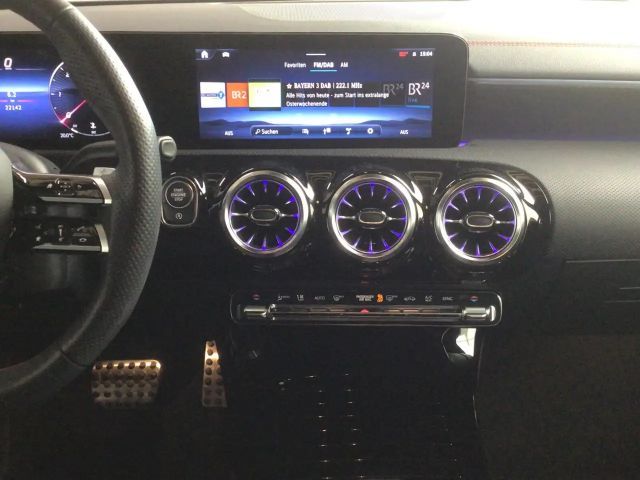 Mercedes-Benz CLA 220