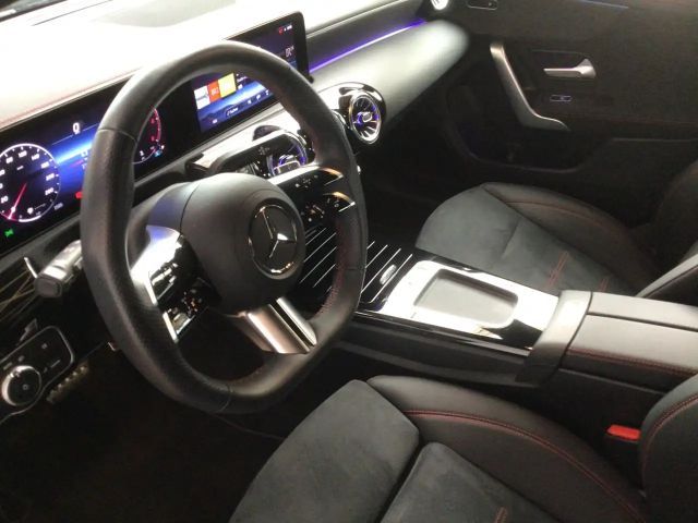 Mercedes-Benz CLA 220