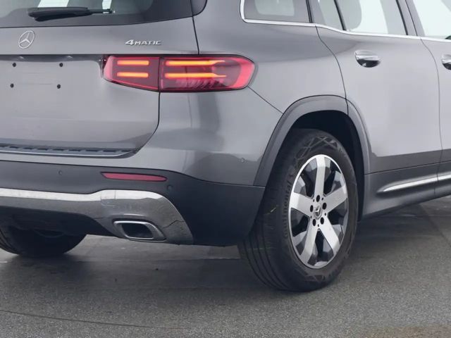 Mercedes-Benz GLB 220