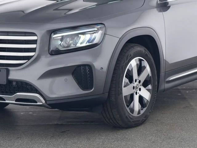 Mercedes-Benz GLB 220