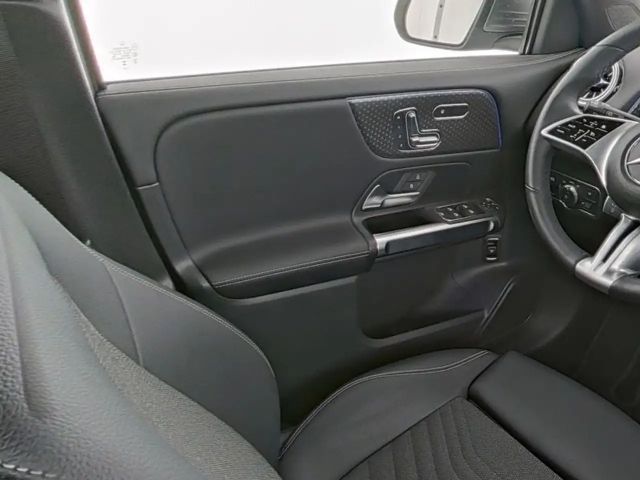 Mercedes-Benz GLB 220
