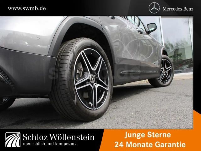 Mercedes-Benz GLB 220