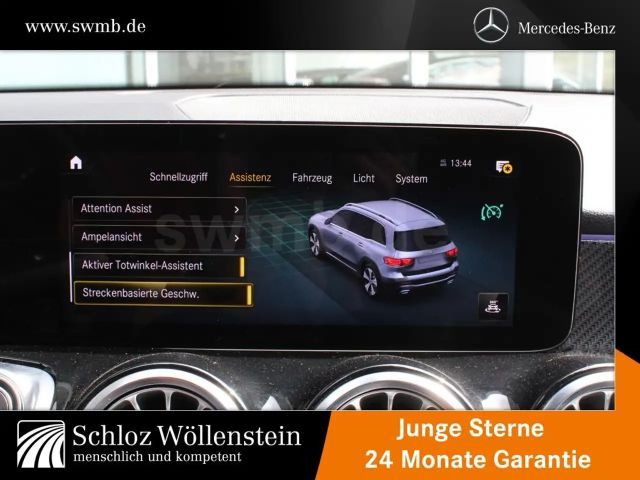 Mercedes-Benz GLB 220