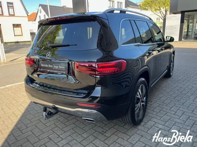 Mercedes-Benz GLB 220