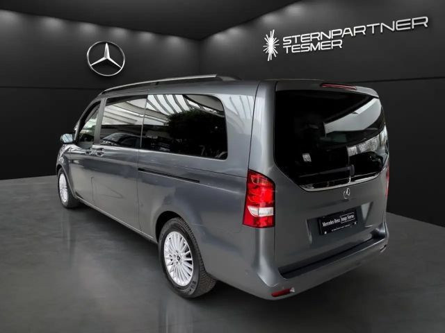 Mercedes-Benz V 220