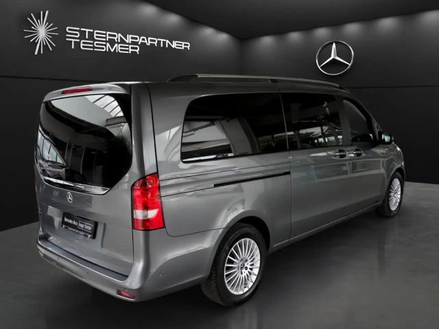 Mercedes-Benz V 220
