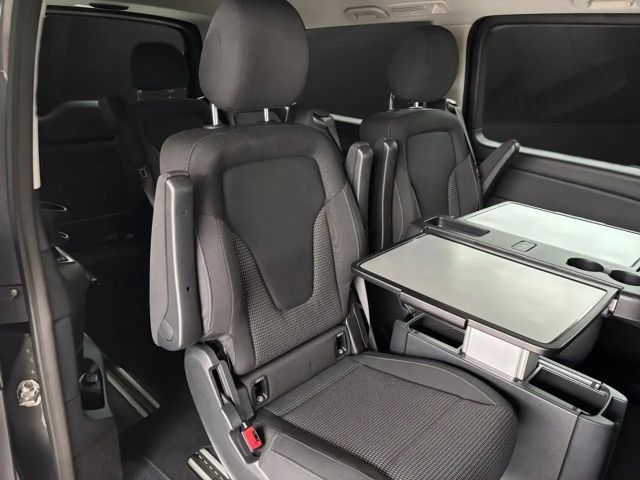 Mercedes-Benz V 220