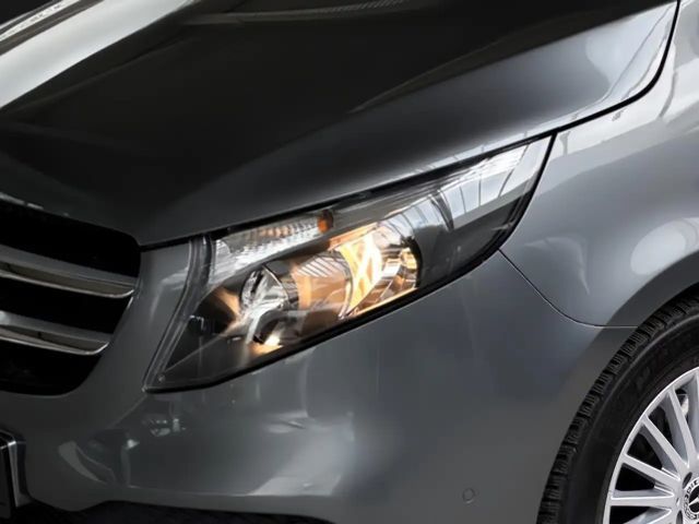Mercedes-Benz V 220