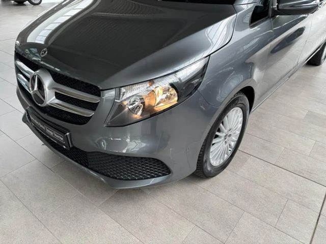 Mercedes-Benz V 220