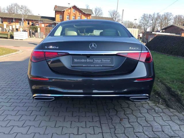 Mercedes-Benz S 400